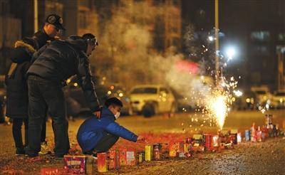 春节多地可放烟花，传统欢庆与现代文明的融合_精选解释