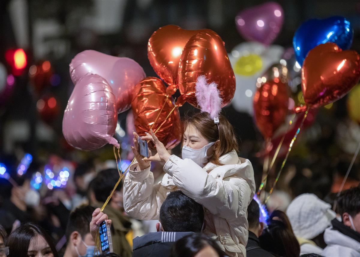 跨年夜卖气球赚6523，一场充满创意与机遇的狂欢夜之旅