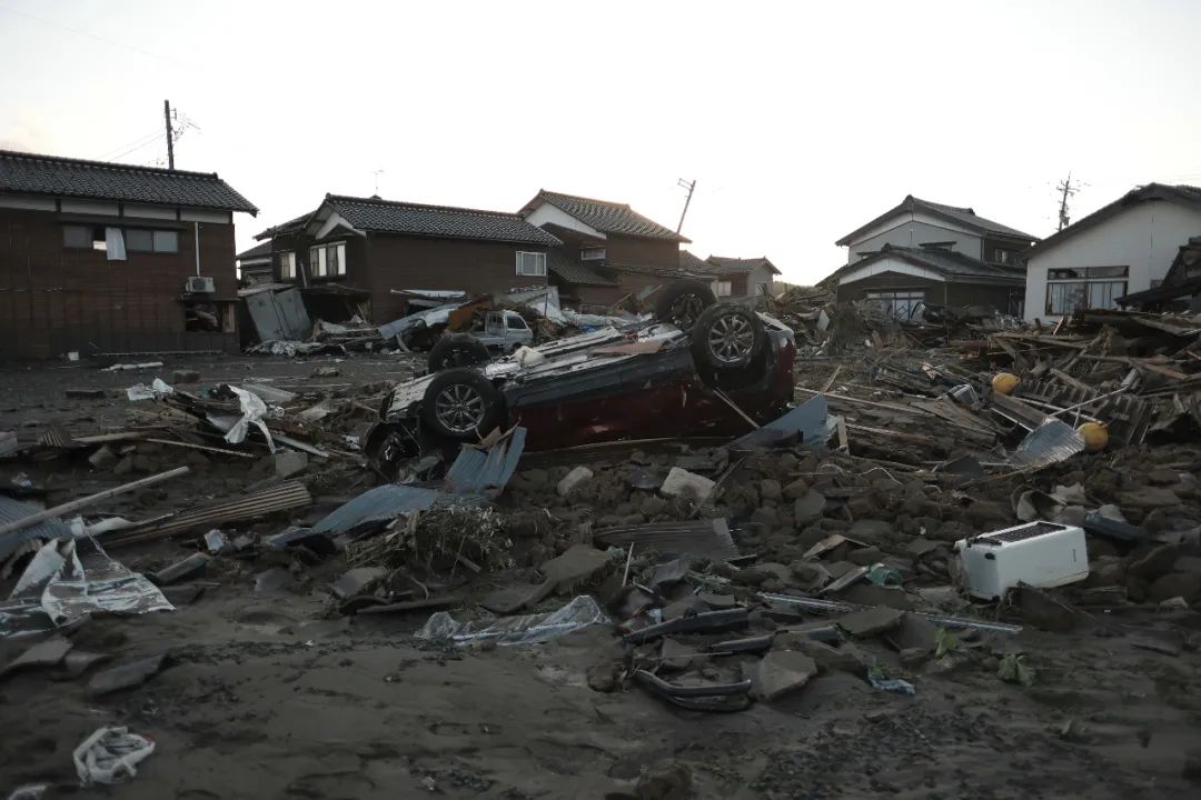 日本地震，灾难中的坚韧与希望