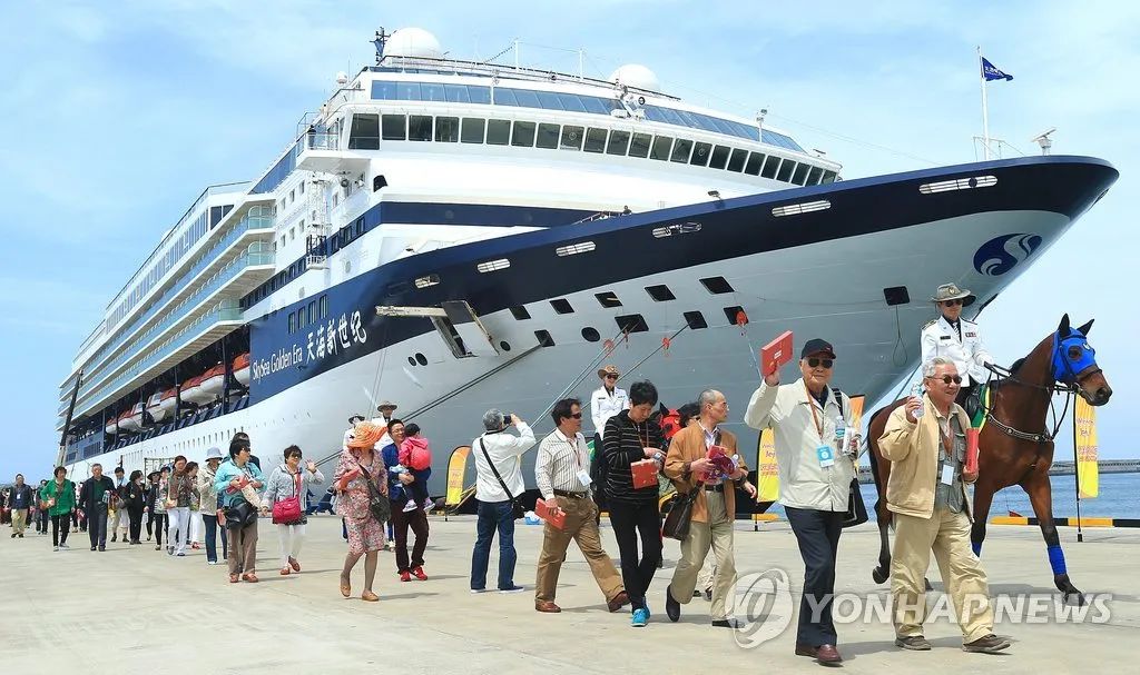 千余名韩国游客乘坐邮轮抵达上海，一场跨越海洋的友好交流之旅