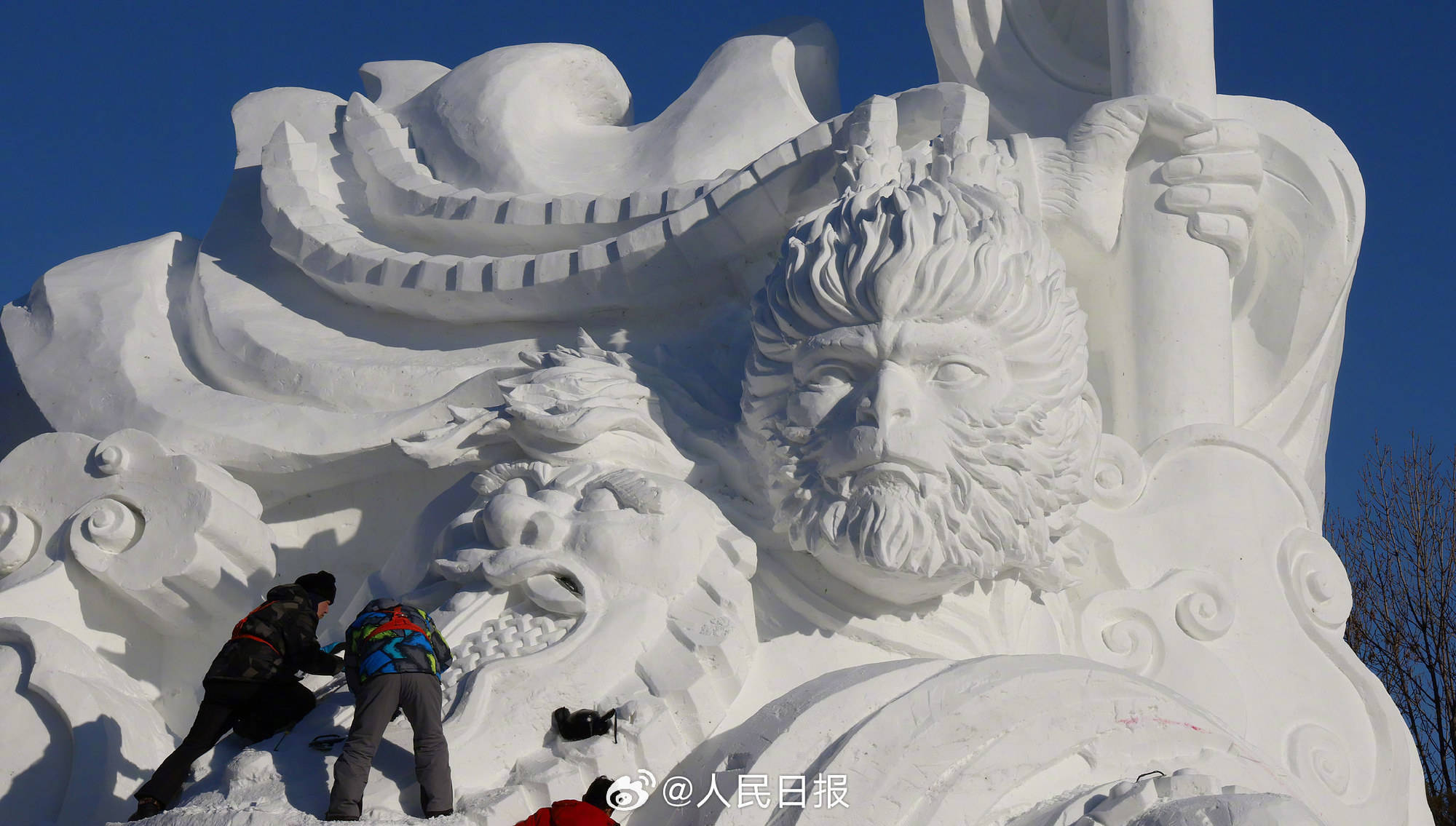 雕出黑悟空雪雕师又雕了6米高哪吒