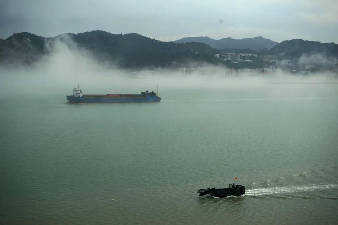 广东汕头现平流雾美景，梦幻仙境，引人探秘